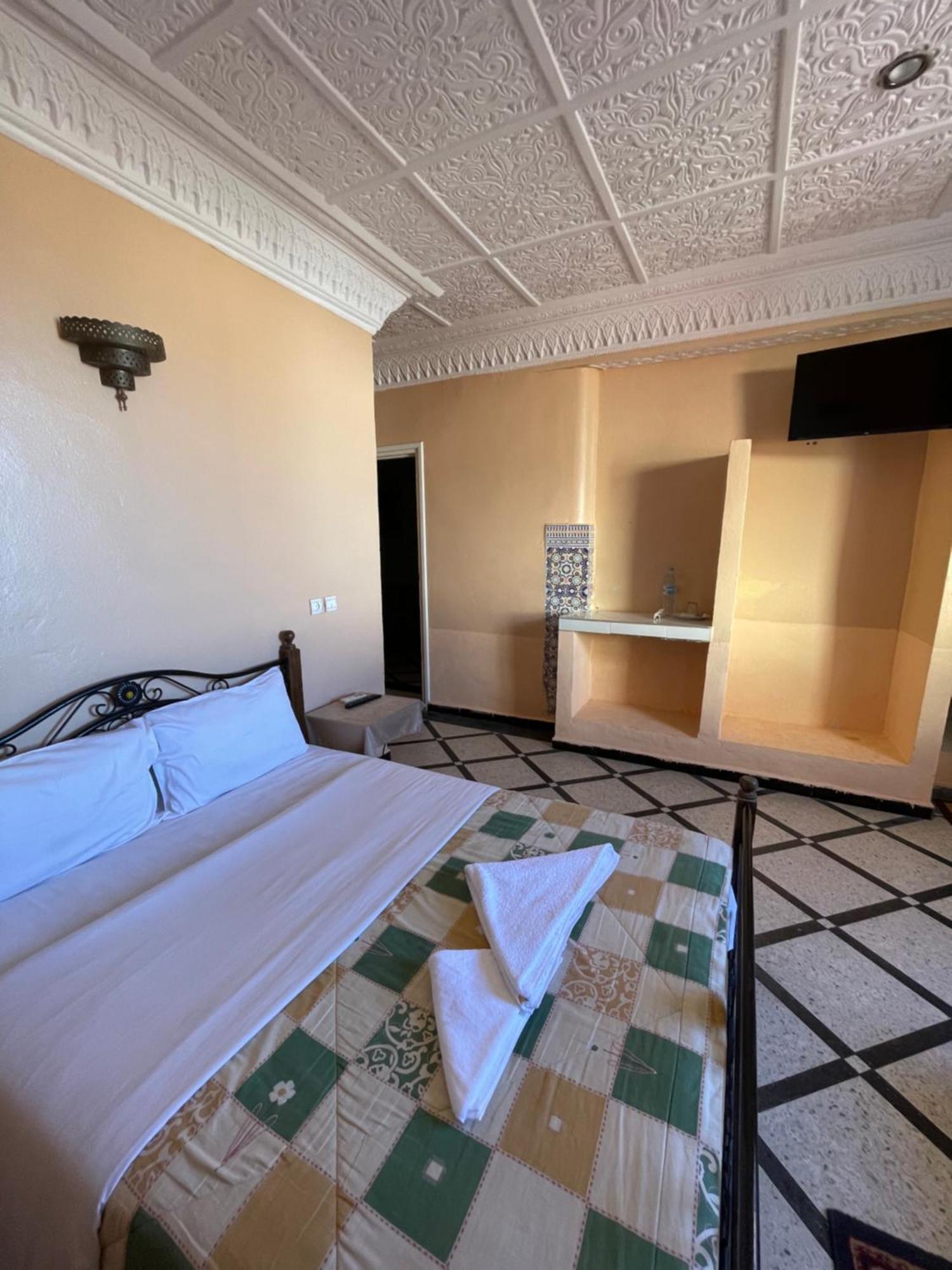 Hotel Diyar Timnay à Moulay Idriss Extérieur photo